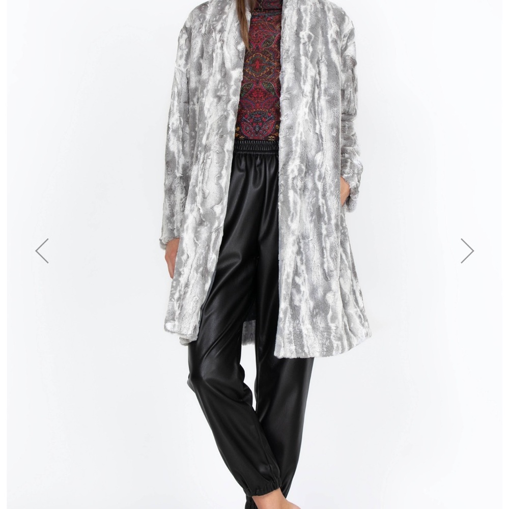 NWOT Johnny Was Biya 3J Workshop JWLA Faux Fur Cloud Jacket Coat - Picture 2 of 4
